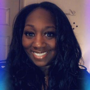 Meet your Posher, Latosha